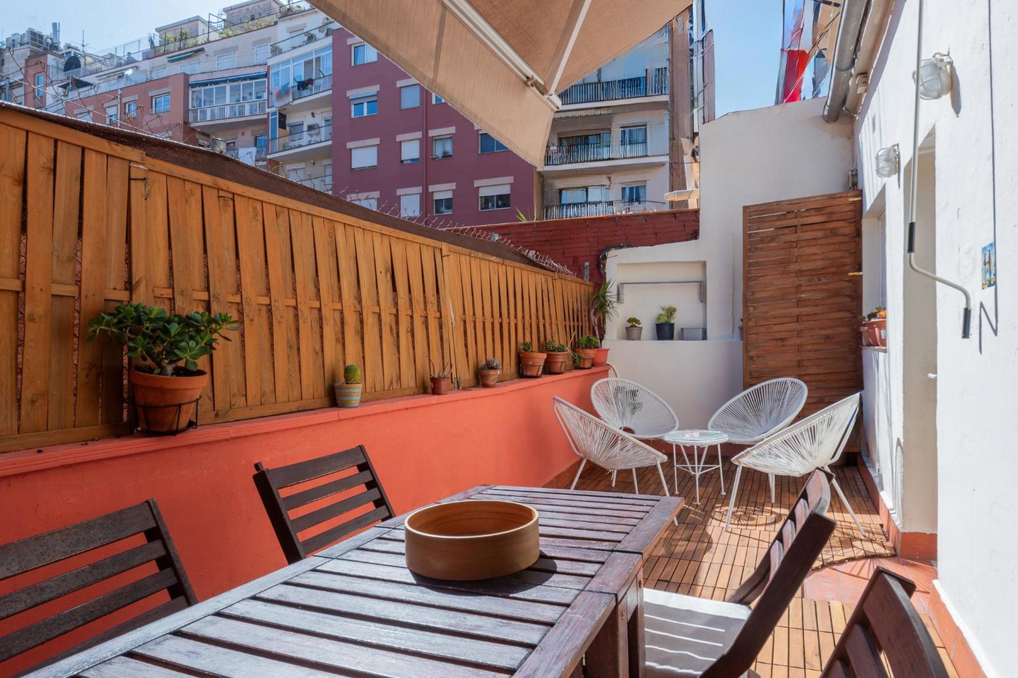 Spacious & Sunny Apt With Terrace In The City Center Barcelona Bagian luar foto