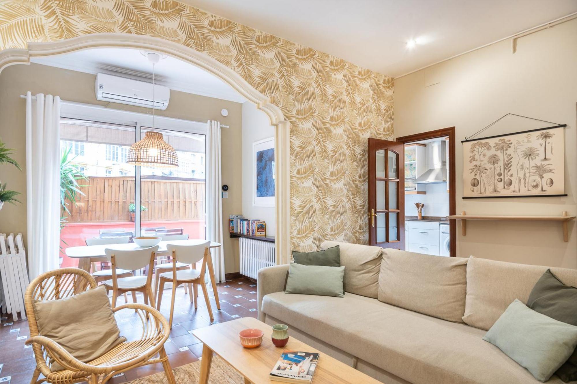 Spacious & Sunny Apt With Terrace In The City Center Barcelona Bagian luar foto