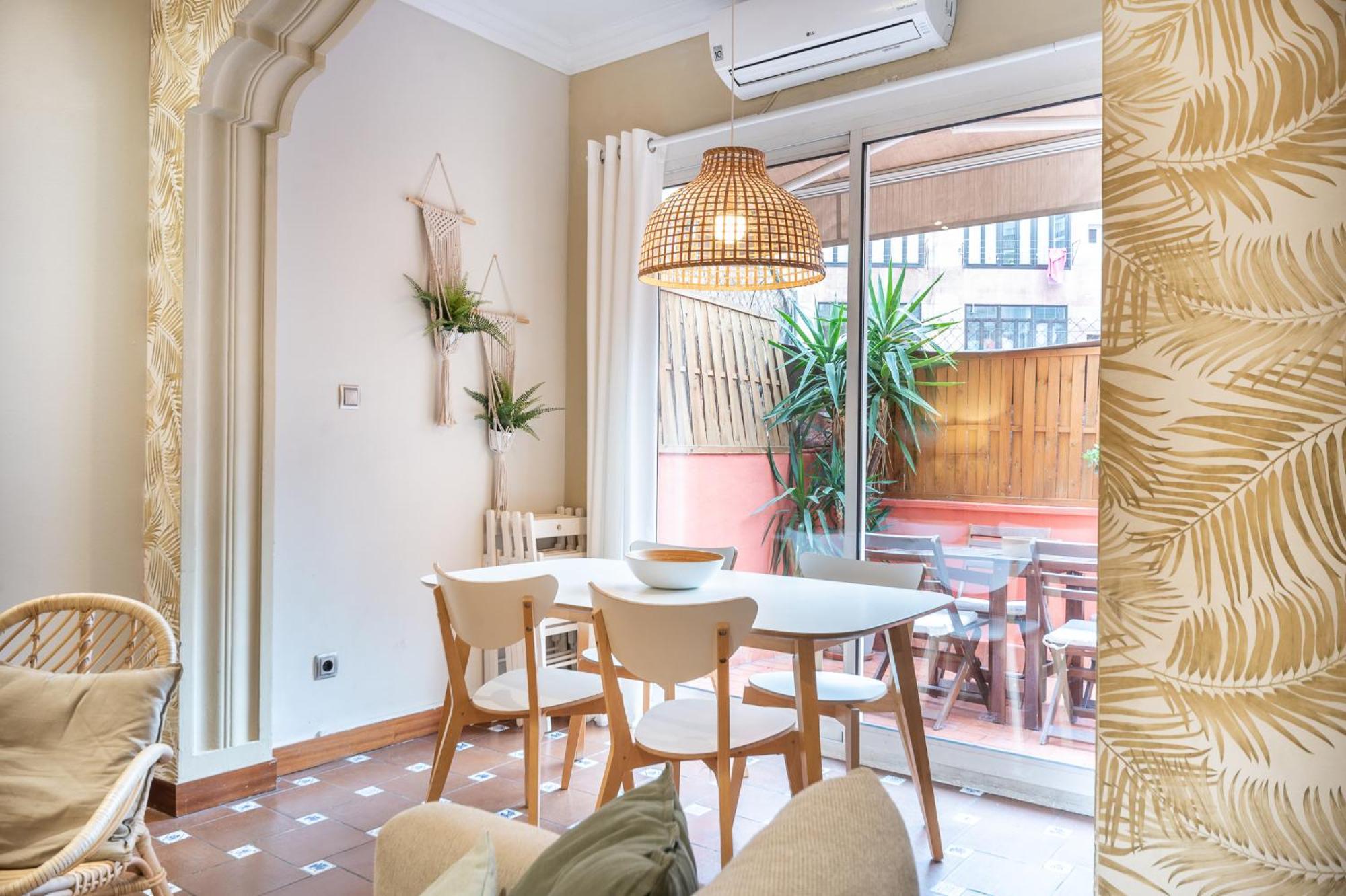 Spacious & Sunny Apt With Terrace In The City Center Barcelona Bagian luar foto